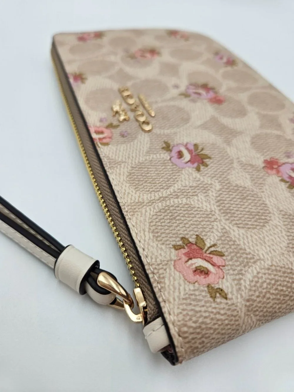 STEAL!!🔥COACH Corner Zip Wristlet In Signature Canvas | Floral Print - Picture 7 of 10